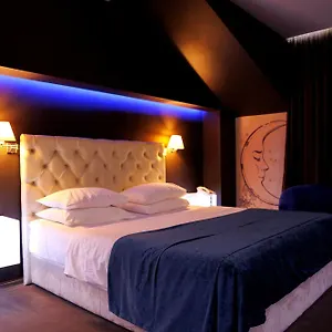 فندق وسبا إل إتش, إلفيف